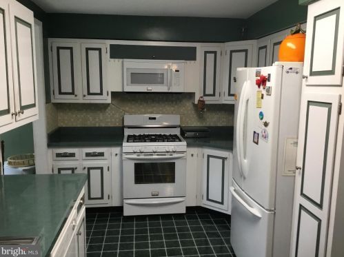 207 Pingree Ave, Trenton NJ 08618-2404 exterior