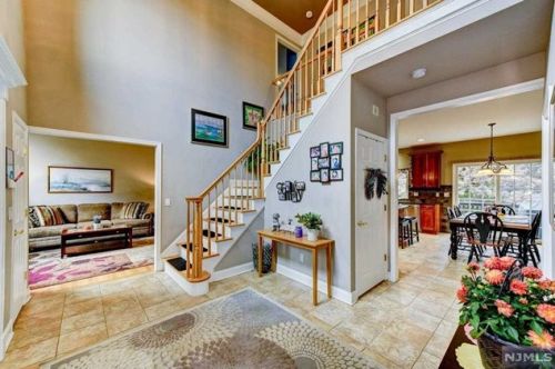 8 Matthew Ct, Dover NJ  07869-1058 exterior