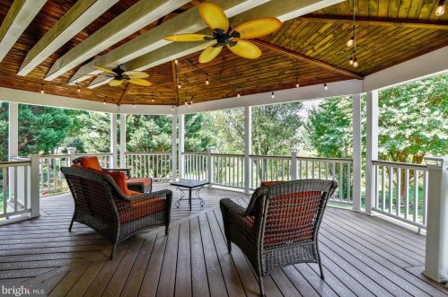 7742 Royal Sydney Dr, Gainesville VA  20155-2867 exterior