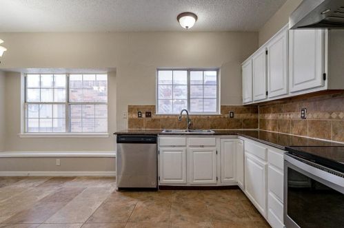 2818 Lk Vly Dr, Garland TX exterior