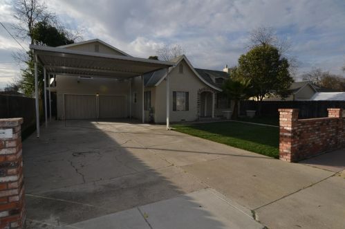 111 Las Palmas Ave, Modesto, CA 95354-2740