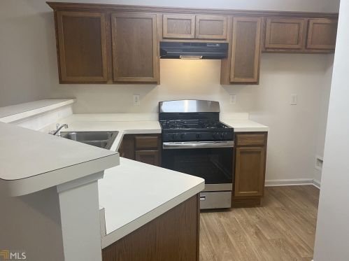180 Fieldview Ln, Porterdale, GA 30016-1280