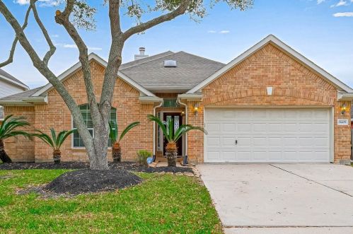 11405 Summit Bay Dr, Pearland, TX 77584-2558
