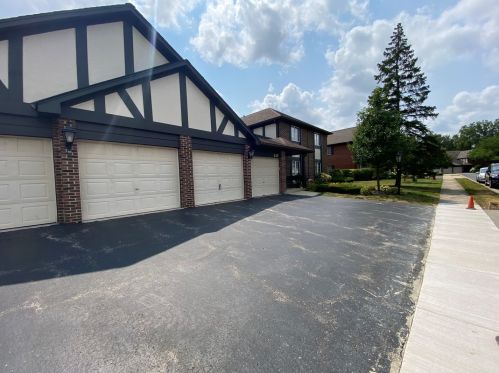 235 Windsor Ln, Willowbrook IL  60527-2965 exterior