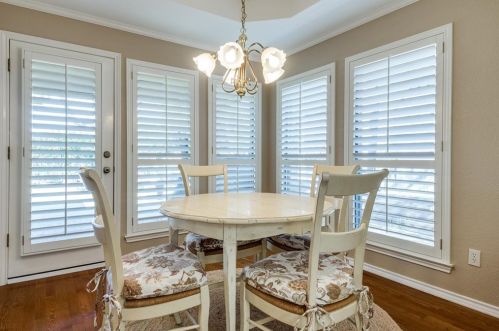 2321 Highland Hts Ln, Carrollton TX 75007-2033 exterior