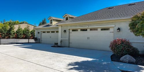 9813 Black Oak Ct, Valley Home, CA 95361-9541