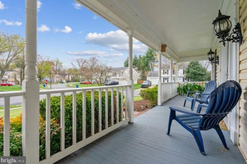 1628 Winterwood Pl, Herndon, VA 20170-2984