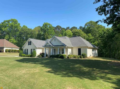 794 Lucas Dr, Hampton, GA 30228-3297