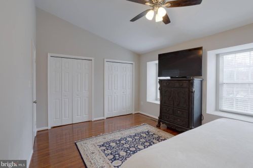 8816 Ridge Hollow Ct, Springfield VA  22152-1424 exterior