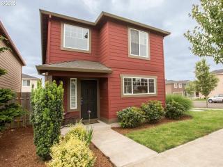 2208 3rd St, Newberg, OR 97132-3266