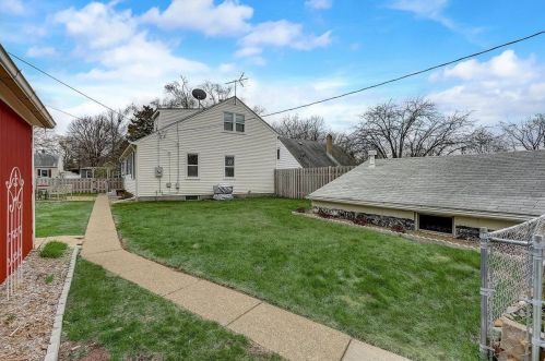 1729 5th St, Saint Paul MN  55112-6547 exterior