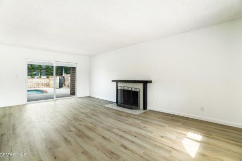 2313 Marilyn St, Simi Valley, CA 93065-2326