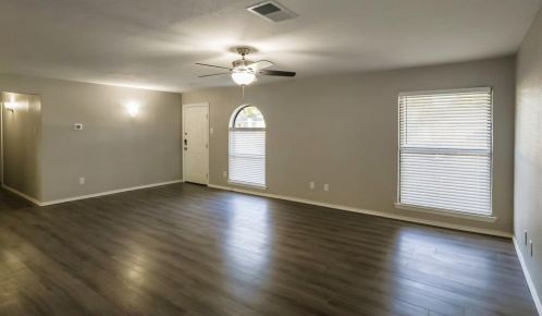 1026 Springwood Dr, Lewisville TX  75067-4343 exterior