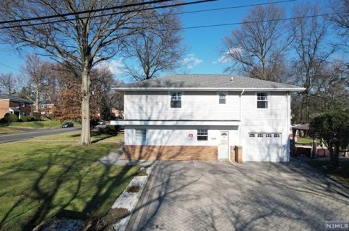 324 Knickerbocker Rd, Cresskill, NJ 07626-1324