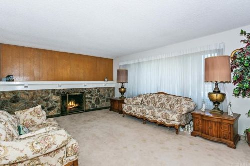 6322 Westview Dr, Riverside, CA 92506-5322