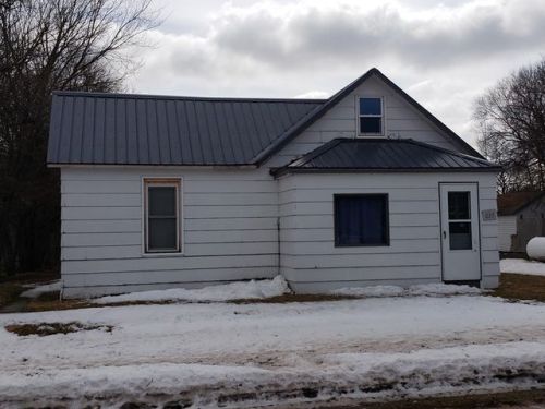 215 Yankton St, Lakeport, SD 57063-2050