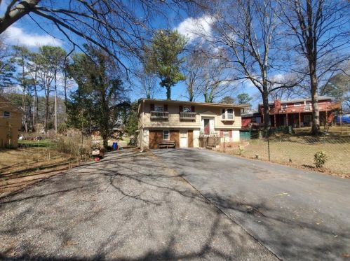 3226 Darlington Oak Dr, Atlanta, GA 30340-1311