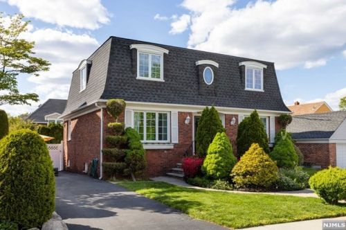 83 Charter Oak St, Wood-Ridge, NJ 07075-2231