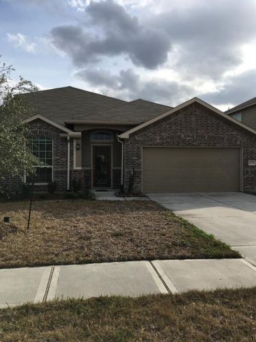 2223 Oak Rise Dr, Conroe TX  77304-5625 exterior