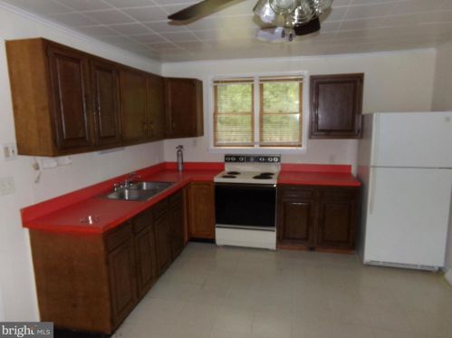 30 Dans Rd, Browns Mills, NJ 08015-1006