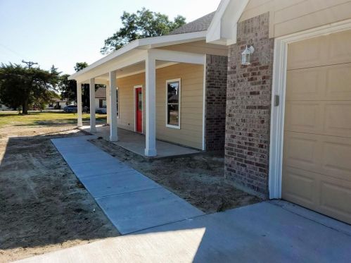 108 Caddo St, Nevada, TX 75173-9404