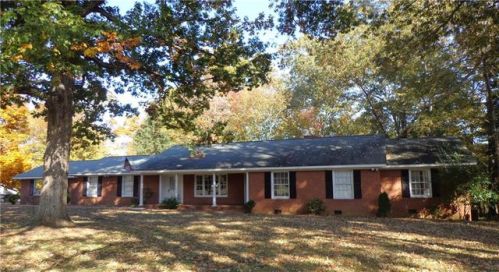 311 Elam Ave, Parks Crossroads, NC 27316-9508