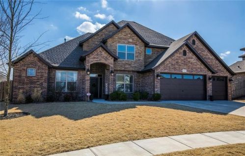 2403 Mckinley Blvd, Rogers, AR 72758-9527