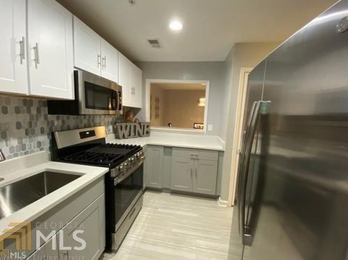 1702 Cumberland Ct, Smyrna GA  30080-8660 exterior