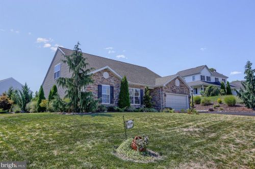 720 Appalachian Ave, Carlisle, PA 17013-9108