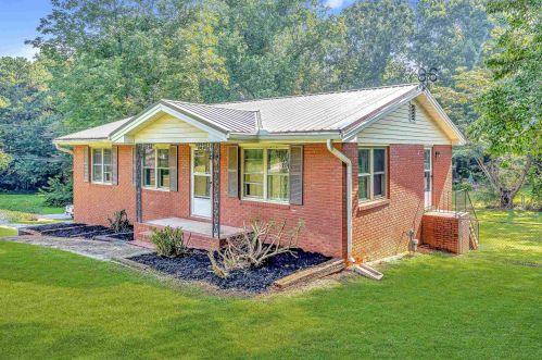 3035 Michael Dr, Marietta, GA 30060-8124