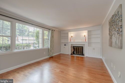 7136 Game Lord Dr, Springfield VA  22153-1318 exterior