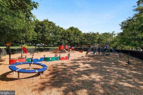 8810 Gunston St, Fulton MD  20759-2308 exterior