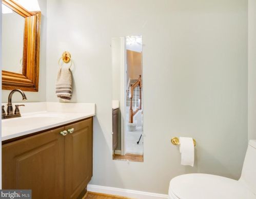 12001 Edgemere Cir, Herndon VA  20190-3256 exterior