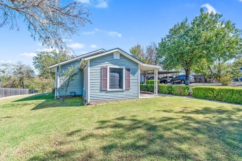 4140 Lakewood Dr, Fort Worth, TX 76135-2721