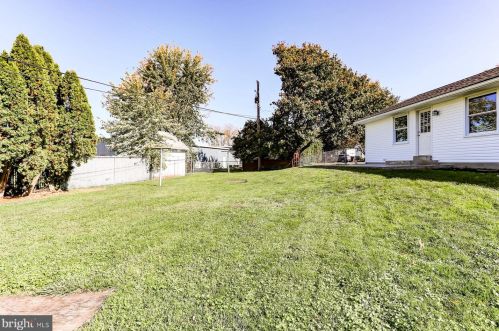 86 Victoria Ln, Lancaster PA  exterior