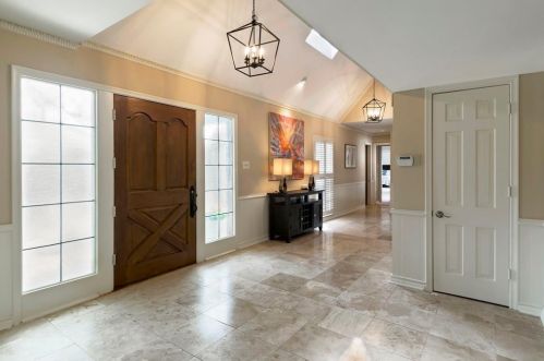 6725 Dartbrook Dr, Dallas TX  75254-7921 exterior