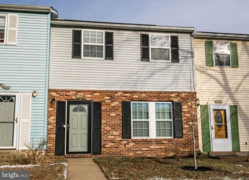 18052 Olde Port Ln, Triangle, VA 22172-1044