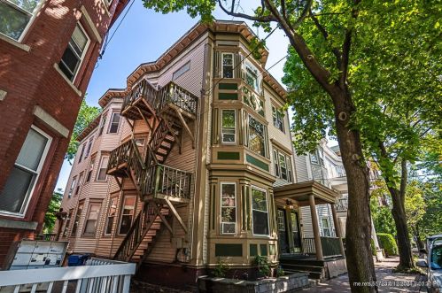 75 Sherman St, Portland, ME 04101-2215