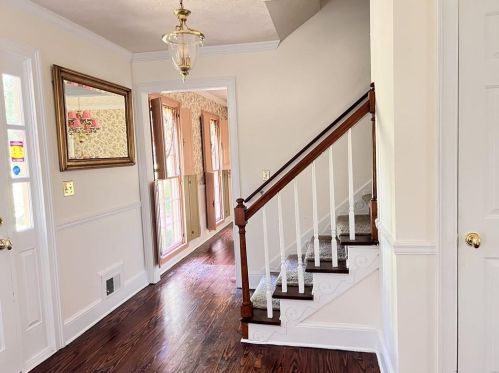 2646 Kinnett Dr, Lilburn, GA 30047-5710