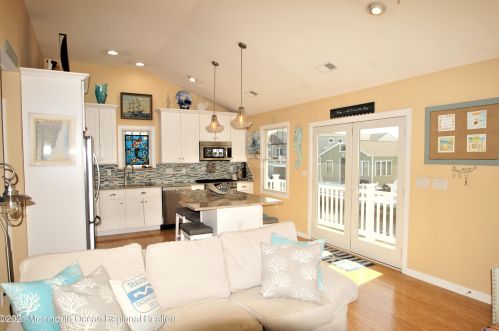 225 Gull Ln, Lavallette, NJ 08735-1408