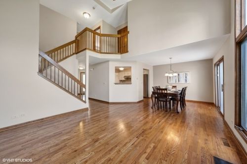 327 Camarie Ct, Naperville, IL 60540-4838