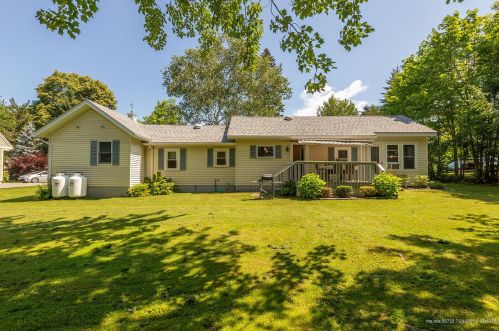 39 Park St, Camden, ME 04843-1927