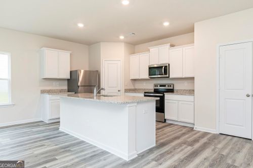 158 Avondale Blvd, Conyers GA  30013-5115 exterior