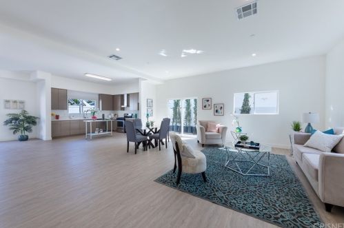 6533 Columbus Ave, Van Nuys, CA 91411-1405