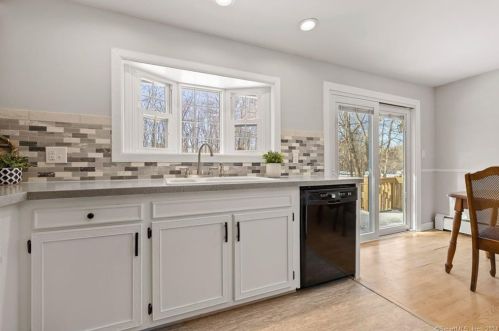 531 Atkins St, Middletown CT  06457-1546 exterior