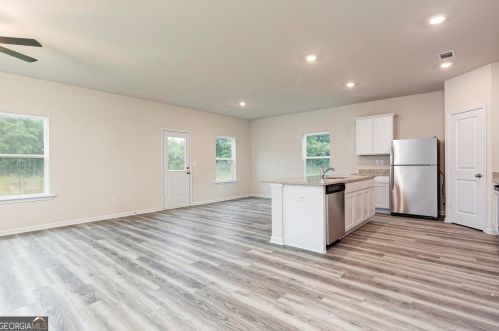 158 Avondale Blvd, Conyers GA  30013-5115 exterior