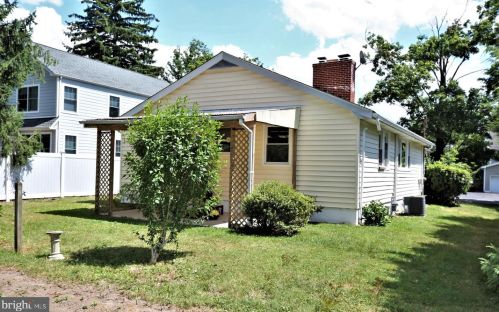 24 Hillside Rd, Princeton NJ  08540-3436 exterior