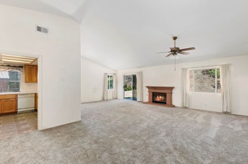 9242 Lake Valley Rd, El Cajon, CA 92021-1976