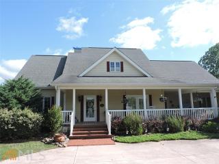 4515 Walking Stick Ln, Gainesville, GA 30506-5138