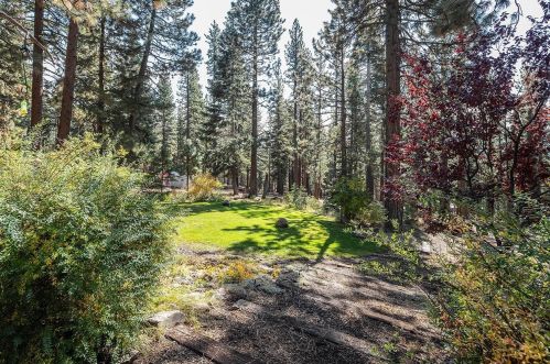 12095 Rainbow Dr, Truckee CA  96161-2732 exterior